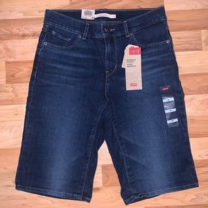 Levis | Bermuda Sculpt Shorts Size 26 Brand new